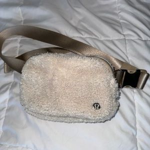 Lululemon belt bag